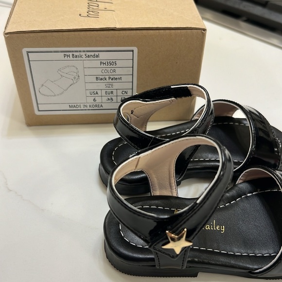 Petite Hailey basic black parent sandal toddler - Picture 8 of 12